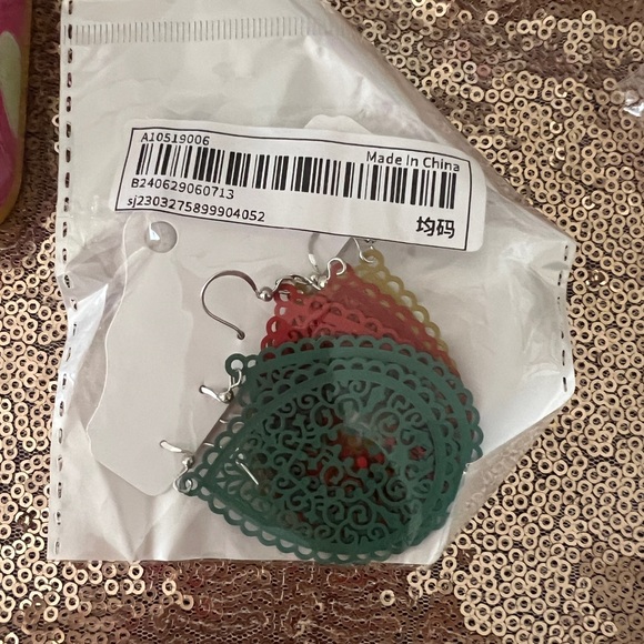 3 pair of earrings .  New - Picture 2 of 2